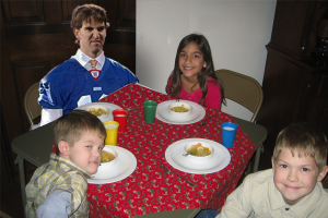 Eli Manning Forced To Eat Thanksgiving Dinner At Kids Table Again